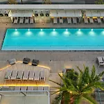 Modern Luxury Oasis In Weho Hollywood Sign Views