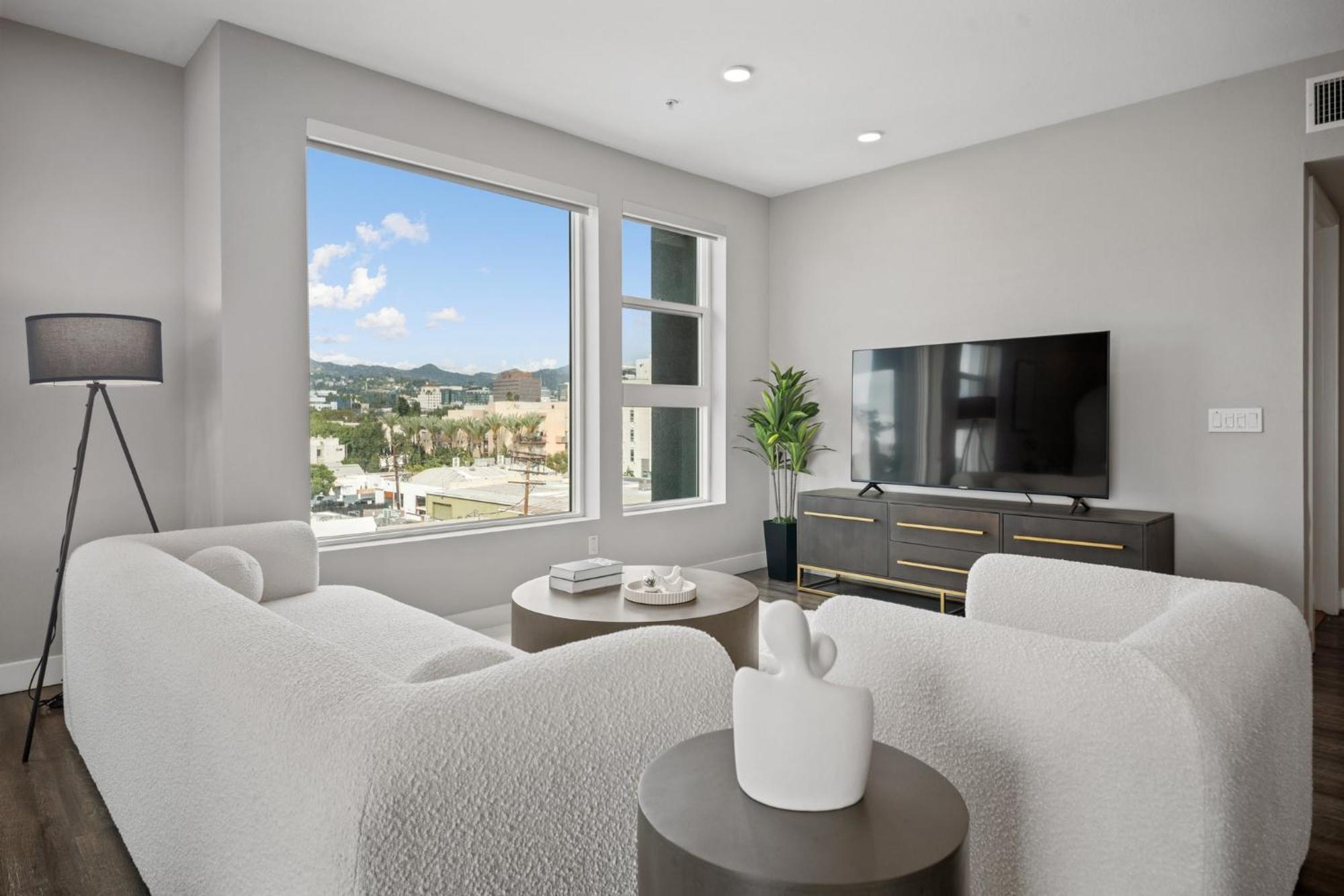 Modern Luxury Oasis In Weho Hollywood Sign Views Apartment